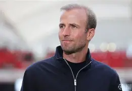 开云线上登录-重磅！赛前斯图加特调整名单以备欧超杯转会期迈阿密热火调整名单以备国王杯，奥兰多魔术冲刺阶段篮板制胜