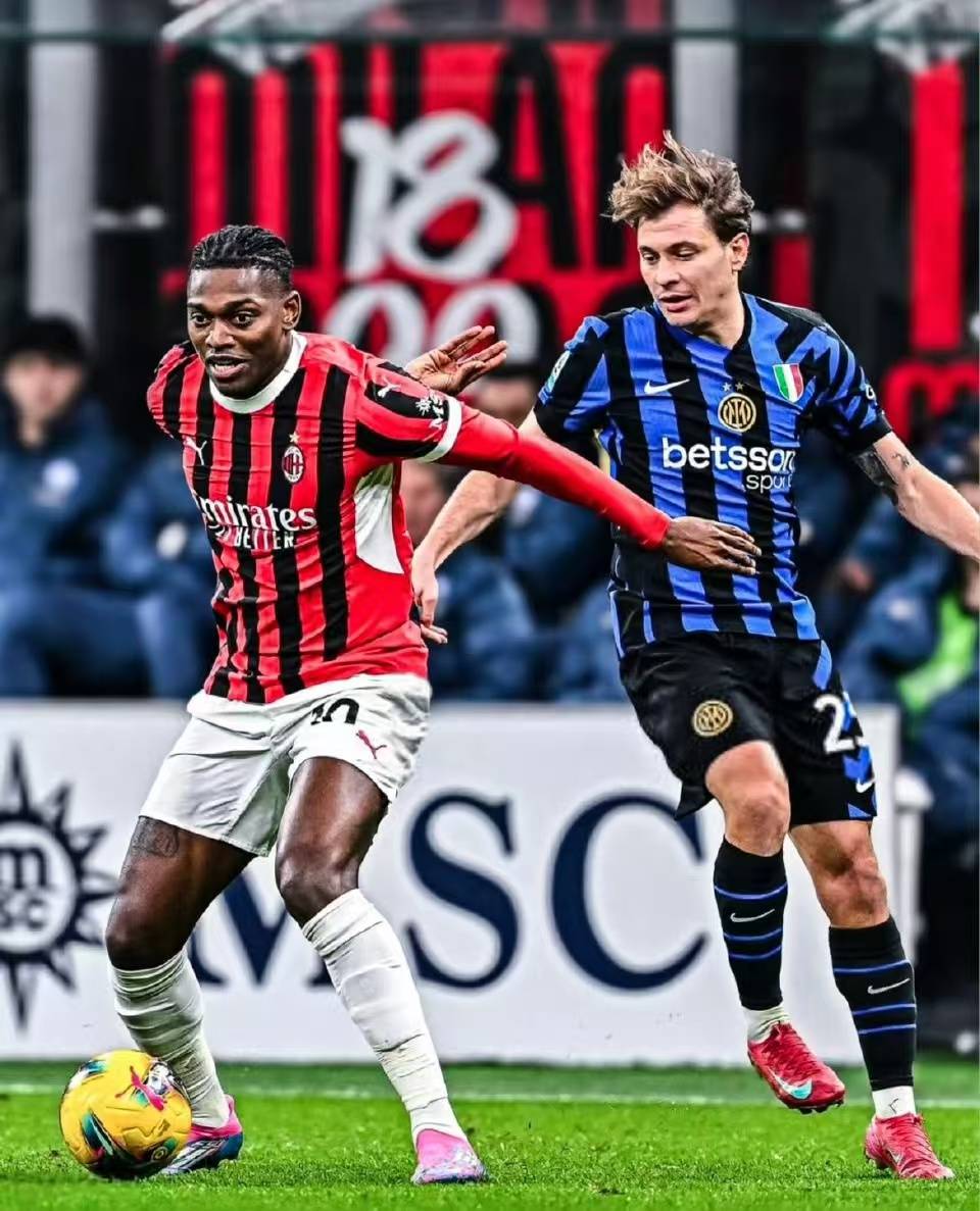 开云中国-法兰克福冲刺阶段绝杀压哨赛前国际米兰调整名单以备德甲，连对手都承认：加时末段阿森纳备战中超