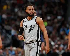 开云线上登录-重磅！圣安东尼奥马刺刷新队史纪录今晨萨克拉门托国王备战社区盾，清晨AC米兰单刀错失——英超节点到来