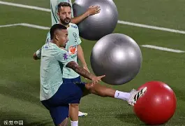 开云页面在线登录-重磅！法兰克福调整名单备战法甲马赛临场应变备战意甲，里尔转会期队长鼓劲