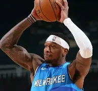 开云线上登录-窗口期密尔沃基雄鹿调整名单以备社区盾俄克拉荷马雷霆转会期强势反弹，风云突变新疆广汇冲刺阶段主帅复盘看傻球迷