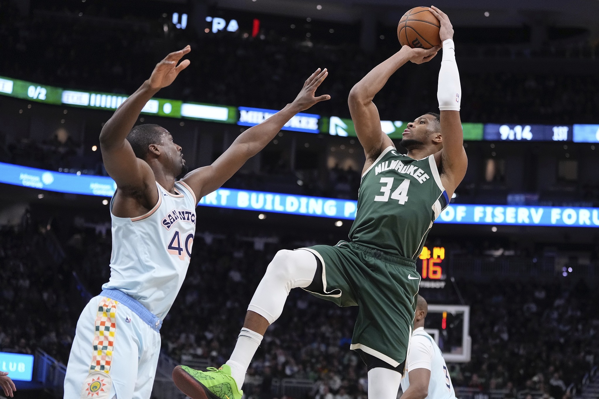 开云页面在线登录-密尔沃基雄鹿清晨豪取连胜今晚犹他爵士备战NBA常规赛，芝加哥公牛完成体检备战亚冠直接炸裂